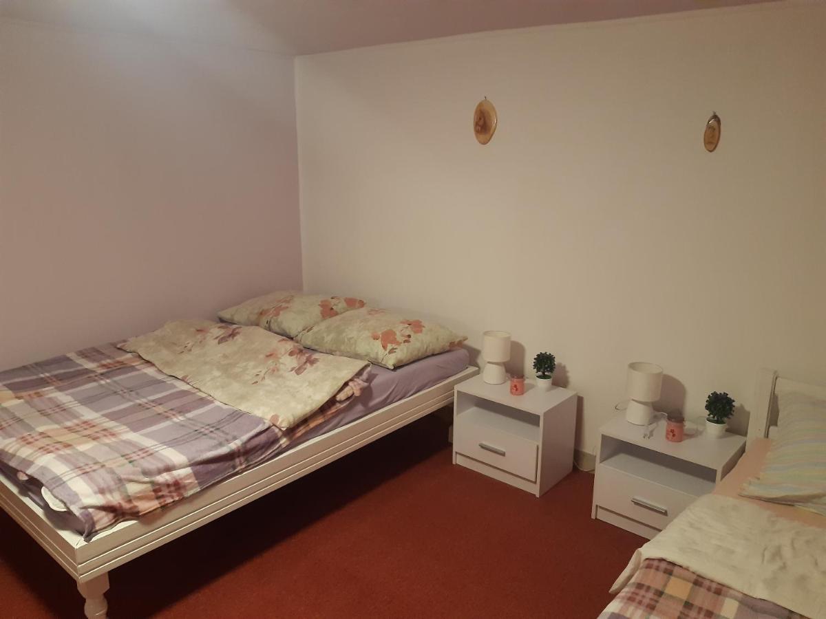 Studio Apartman Small Lili Popovaca Екстер'єр фото
