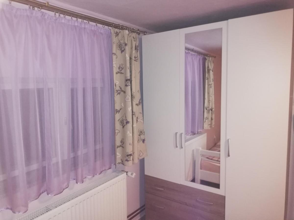 Studio Apartman Small Lili Popovaca Екстер'єр фото