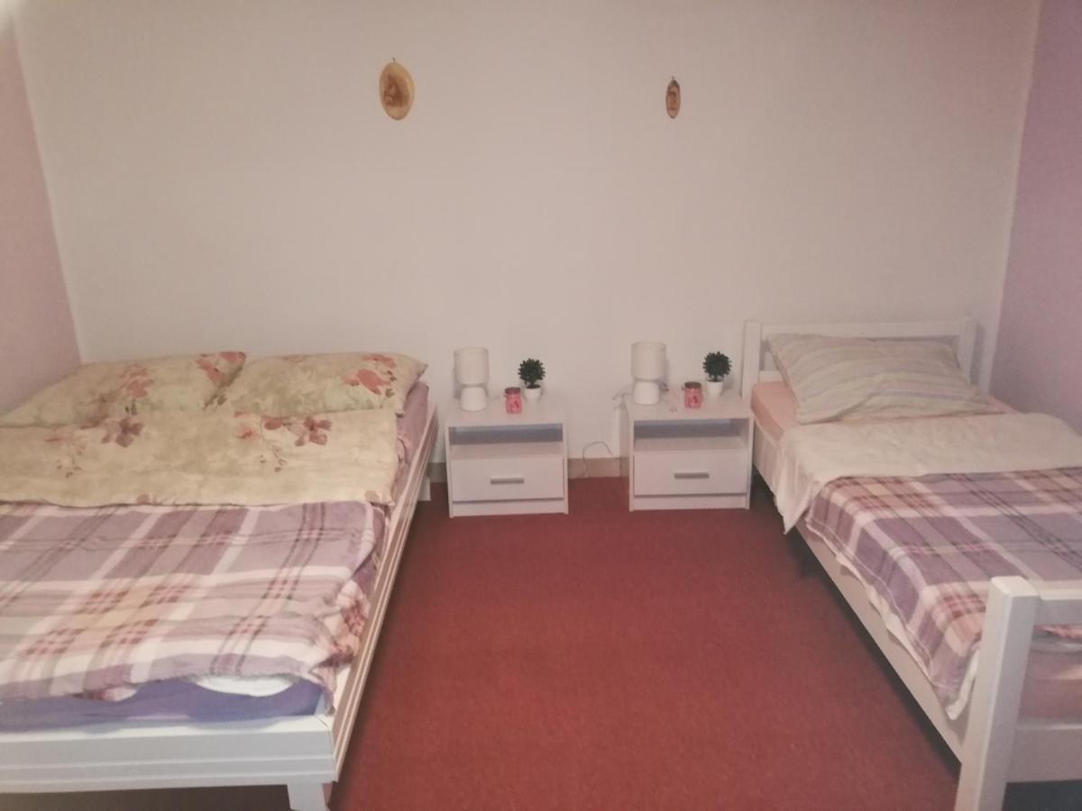 Studio Apartman Small Lili Popovaca Екстер'єр фото