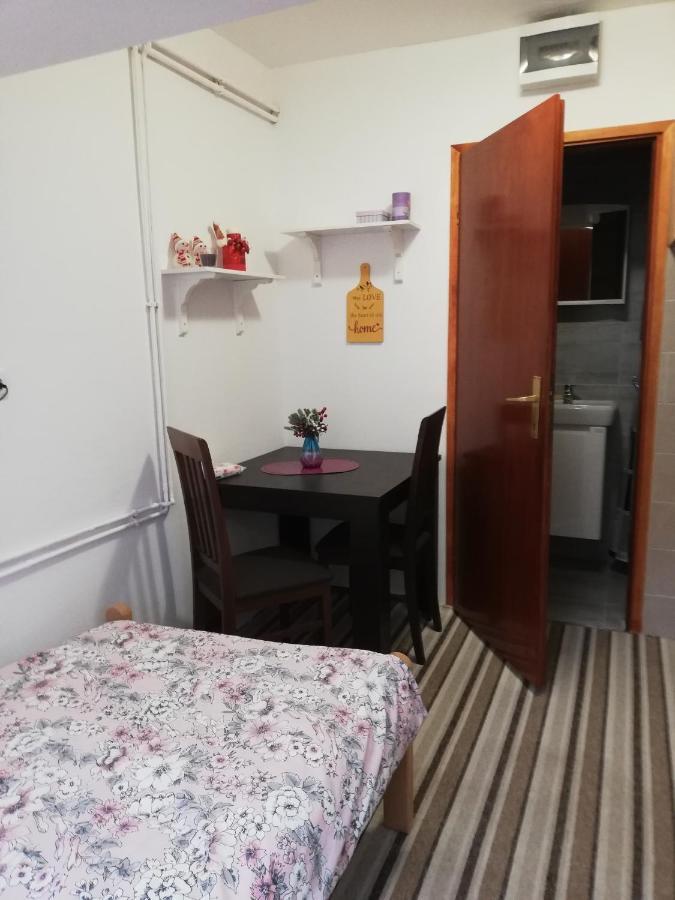 Studio Apartman Small Lili Popovaca Екстер'єр фото